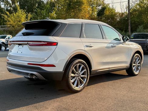 Used 2021 Lincoln Corsair AWD w/ Premium Package image 3