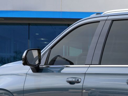 New 2026 Chevrolet Suburban Premier w/ Sun And Tow Package AWD/4WD image 12