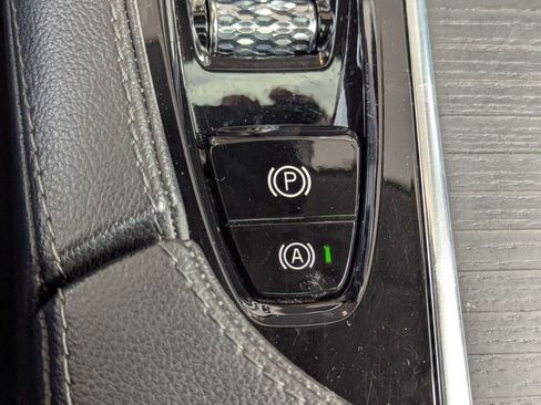 Used 2020 Volvo XC90 T5 Momentum w/ Protection Package Premier image 32