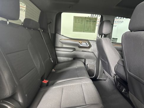 Used 2025 Chevrolet Silverado 1500 LT AWD/4WD image 27