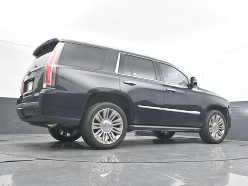 Used 2016 Cadillac Escalade Premium AWD/4WD image 22