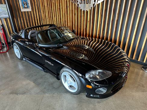 Used 1995 Dodge Viper RT/10 image 4