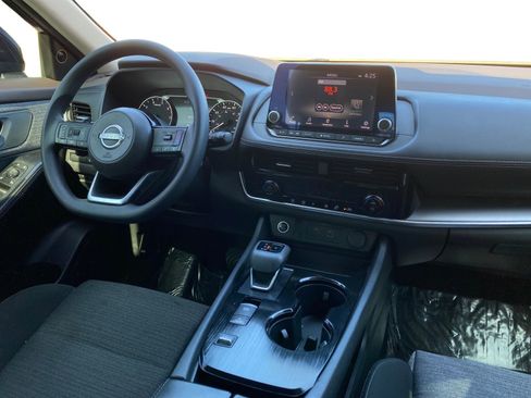 Used 2022 Nissan Rogue SV image 15