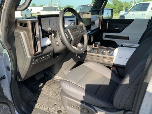 New 2025 GMC Hummer EV 3X AWD/4WD image 30
