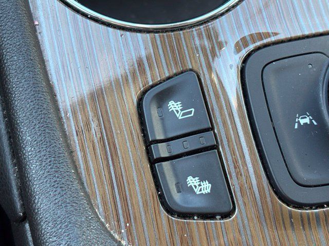 Used 2023 GMC Acadia SLE w/ Driver Convenience Package AWD/4WD image 19