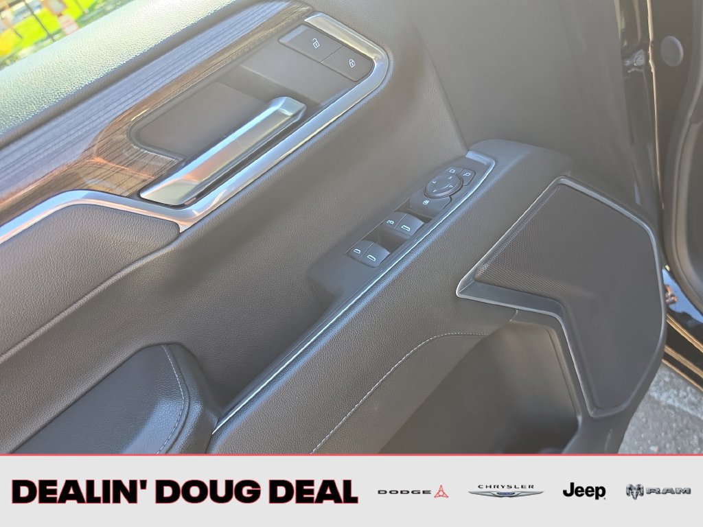 Used 2025 Chevrolet Silverado 1500 LT AWD/4WD image 12