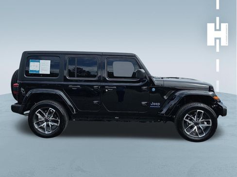 Used 2024 Jeep Wrangler Unlimited w/ Convenience Group AWD/4WD image 3