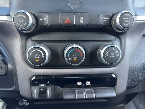 Used 2023 RAM 2500 Big Horn w/ Level 1 Equipment Group image 18