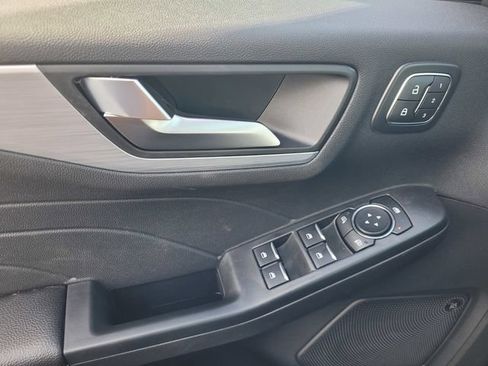New 2025 Ford Escape SE w/ PHEV Premium Package FWD image 15
