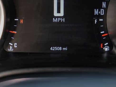 Used 2018 Dodge Challenger R/T image 17