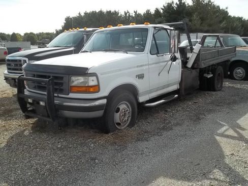 Used 1997 Ford F350 2WD Regular Cab image 1