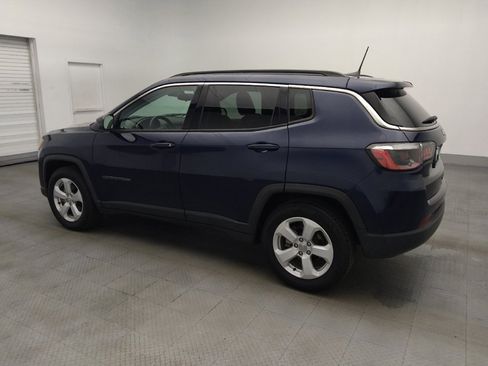 Used 2021 Jeep Compass Latitude FWD image 3