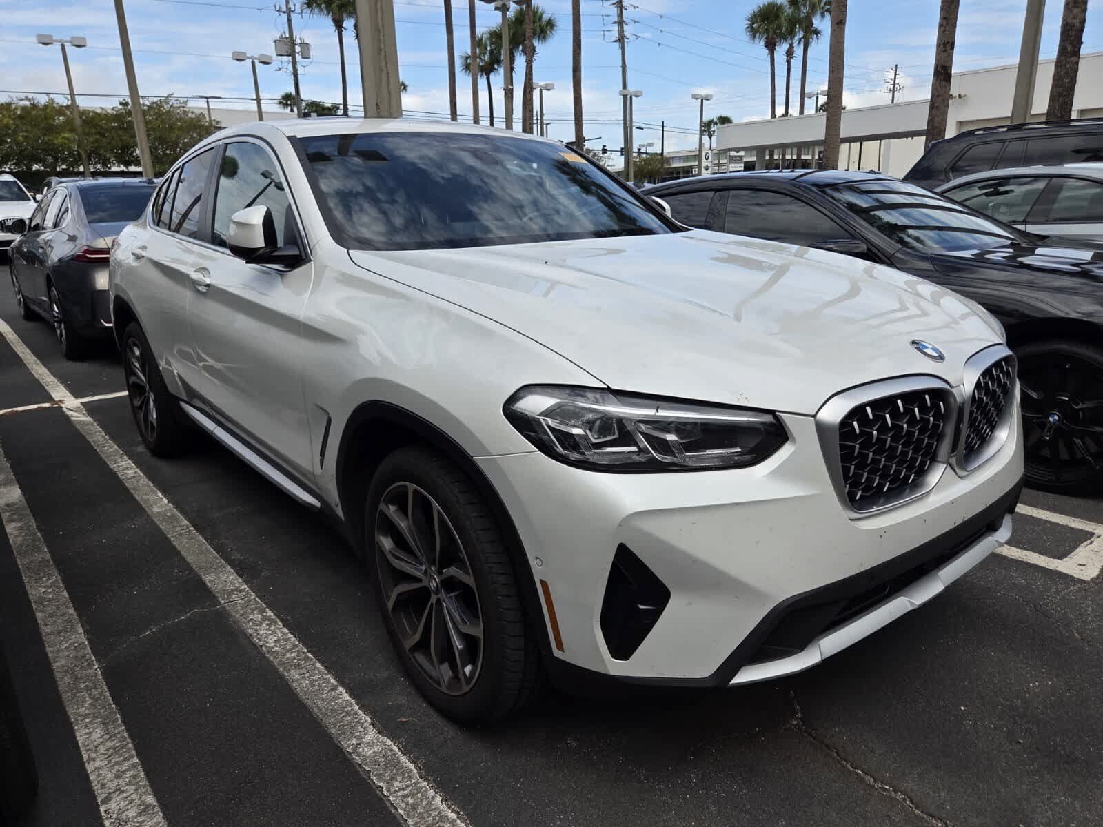 Used 2025 BMW X4 xDrive30i w/ Premium Package AWD/4WD image 1