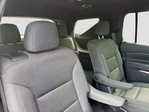 Used 2024 Chevrolet Traverse LT FWD image 25