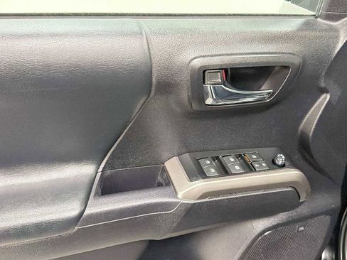 Certified 2023 Toyota Tacoma Limited AWD/4WD image 15