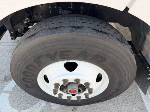 Used 2023 Ford F650 2WD Regular Cab Super Duty image 21