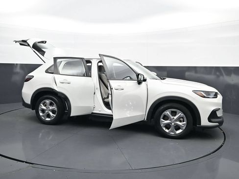 Used 2024 Honda HR-V LX image 51