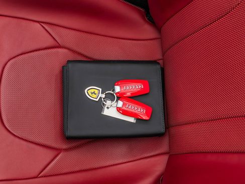 Certified 2022 Ferrari Portofino M image 27