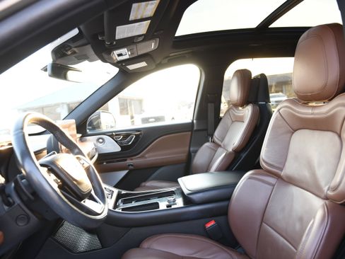 Used 2023 Lincoln Aviator Reserve w/ Equipment Group 201A image 22