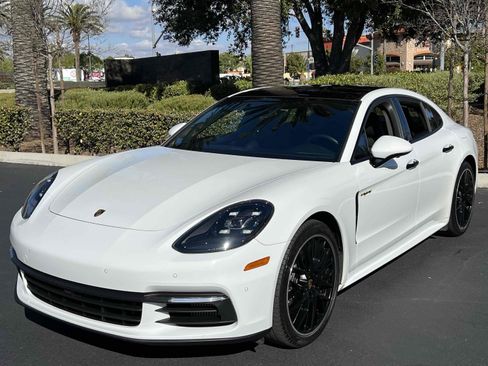 Used 2020 Porsche Panamera 4 image 21