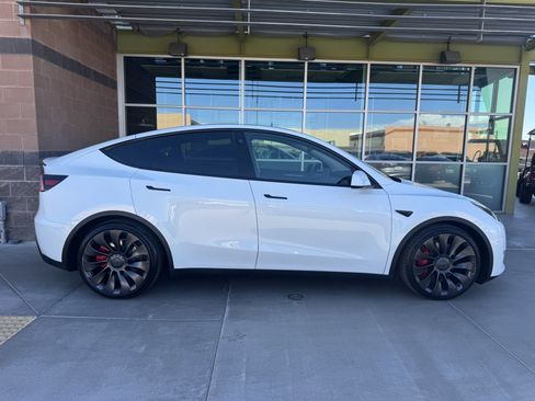 Used 2022 Tesla Model Y Performance image 9