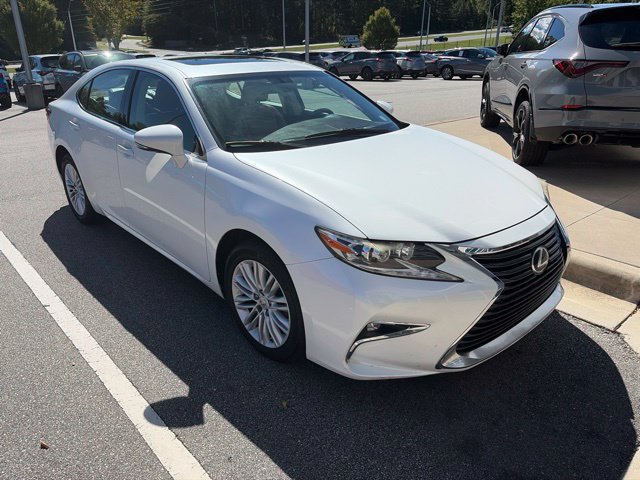 Used 2016 Lexus ES 350 w/ Accessory Package FWD image 3
