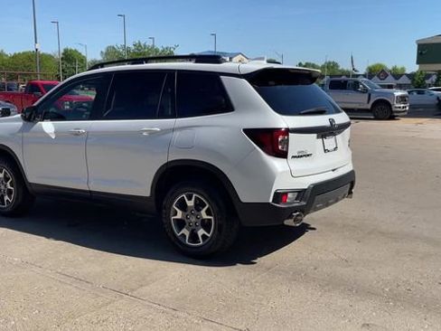 Used 2023 Honda Passport TrailSport image 6