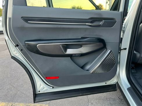 Used 2024 Kia EV9 Wind image 32