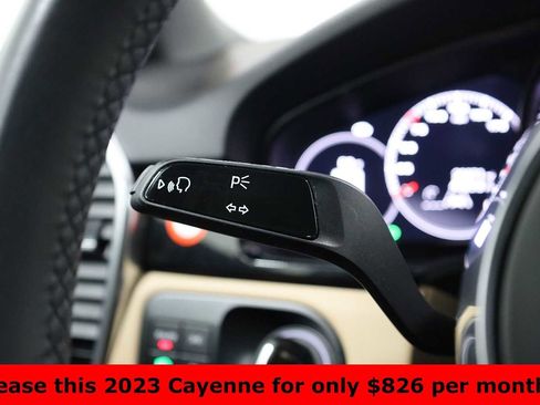 Certified 2023 Porsche Cayenne Platinum Edition image 31