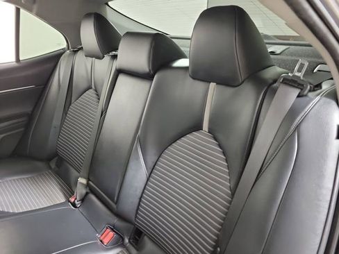 Used 2021 Toyota Camry SE FWD image 13