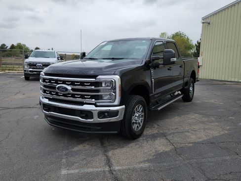 Used 2025 Ford F250 Lariat AWD/4WD image 2