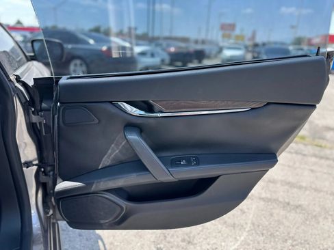 Used 2015 Maserati Quattroporte S Q4 AWD/4WD image 23