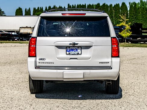 Used 2019 Chevrolet Suburban Premier w/ Premier Plus Edition AWD/4WD image 3