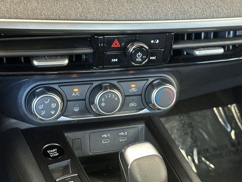 Used 2025 Nissan Kicks SV FWD image 20