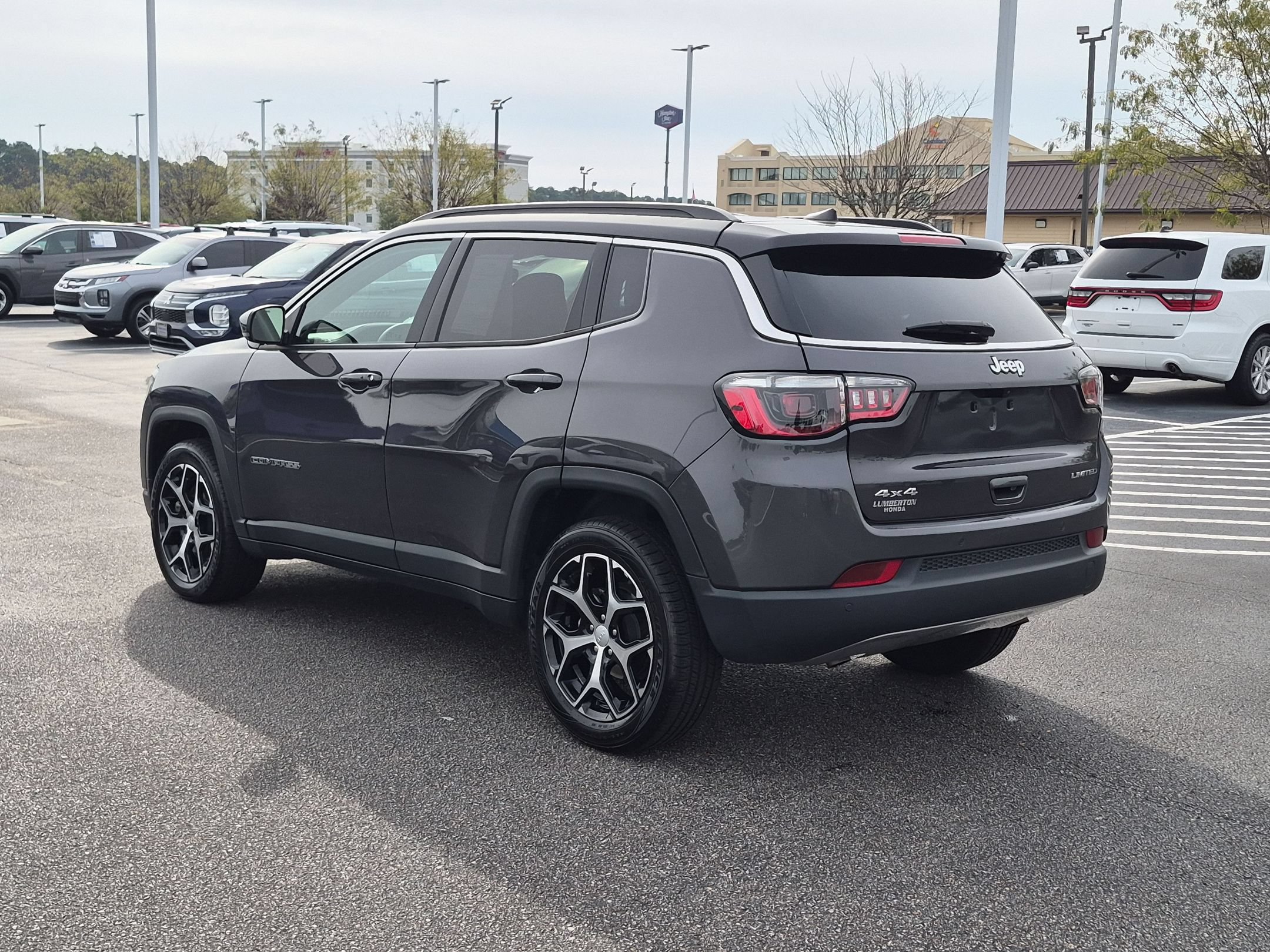 Used 2024 Jeep Compass Limited AWD/4WD image 5