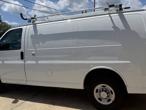 Used 2015 Chevrolet Express 2500 RWD image 10
