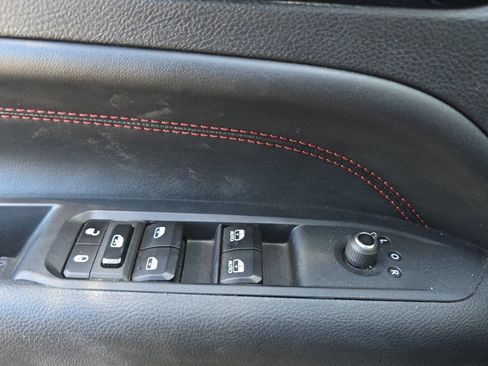 Used 2025 Jeep Compass Trailhawk AWD/4WD image 9