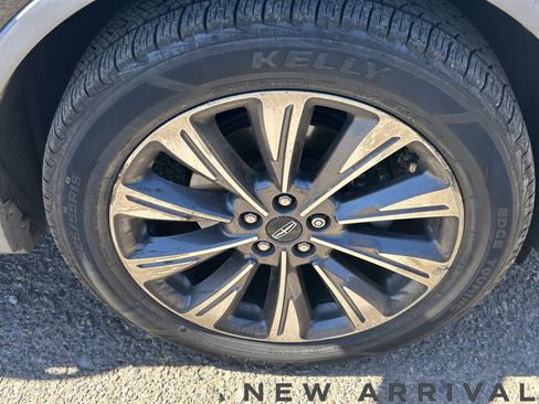 Used 2020 Lincoln Corsair Reserve w/ Equipment Group 202A AWD/4WD image 7