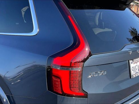 Used 2025 Volvo XC90 B6 Core w/ Protection Package Premier image 33