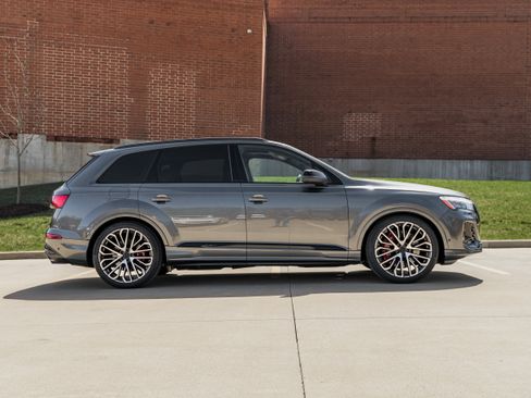 New 2026 Audi SQ7 Prestige image 3