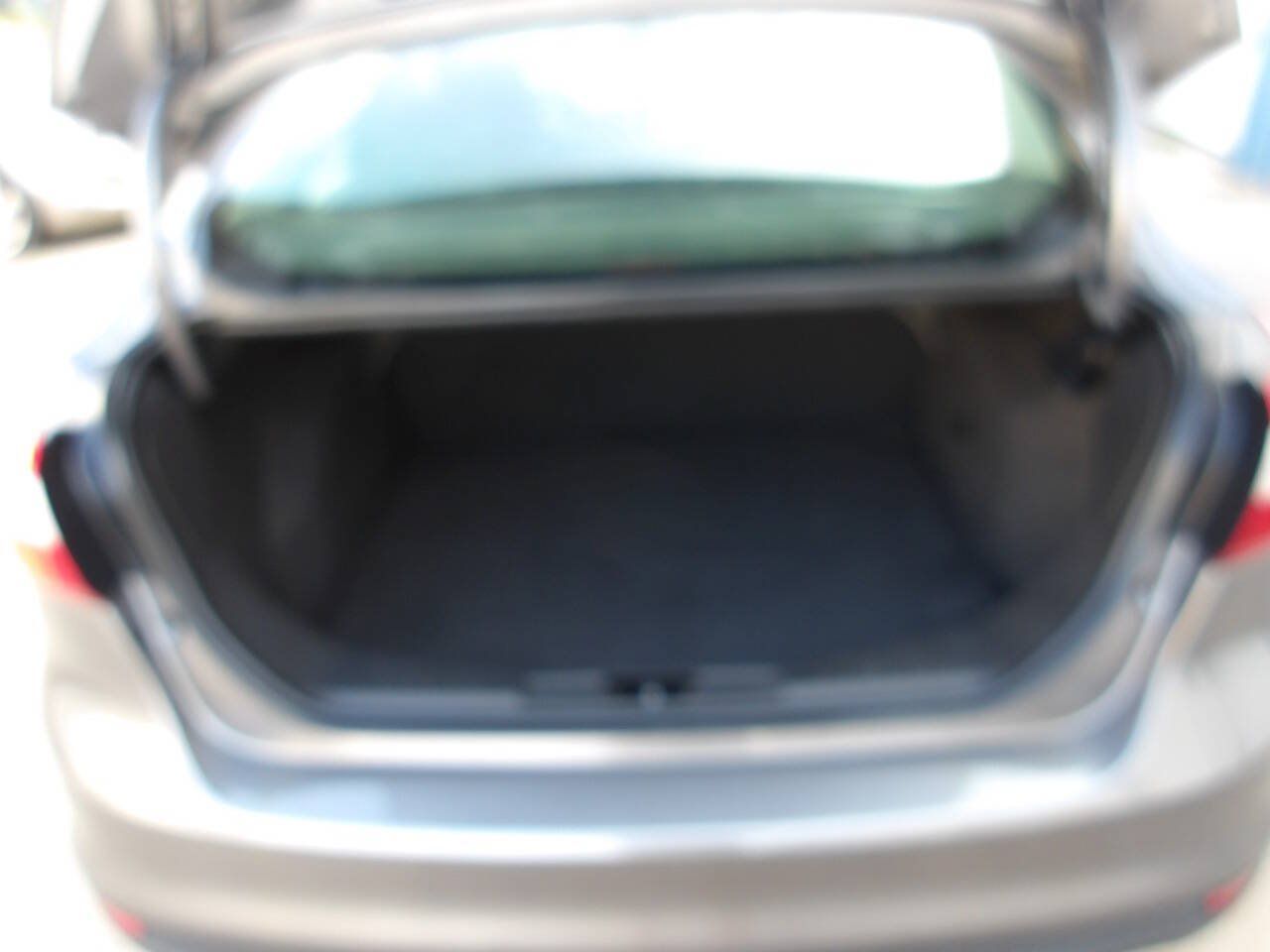 Used 2014 Ford Focus SE FWD image 22