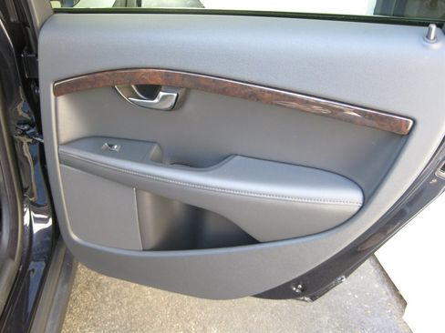 Used 2016 Volvo XC70 T5 Premier w/ Proximity Package image 37