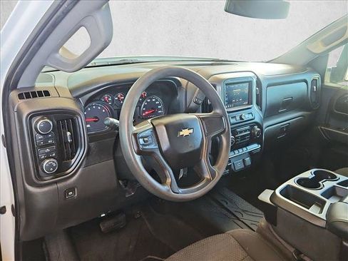 Used 2020 Chevrolet Silverado 1500 Custom w/ Custom Max Trailering Package AWD/4WD image 9