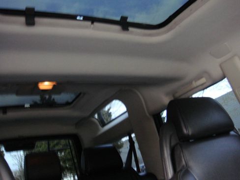 Used 2004 Land Rover Discovery S AWD/4WD image 16