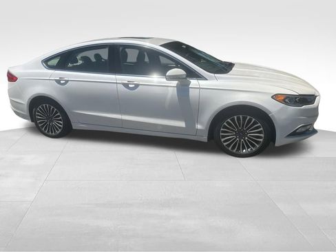 Used 2017 Ford Fusion SE w/ Fusion SE Technology Package FWD image 31