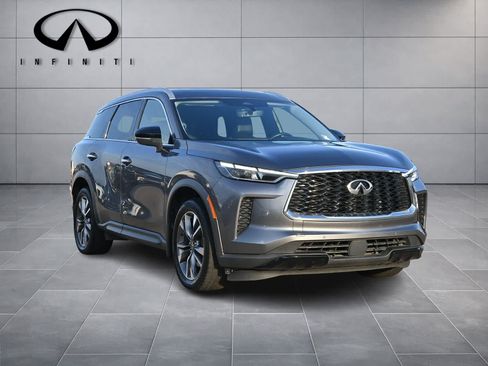 Used 2023 INFINITI QX60 Luxe AWD/4WD image 3