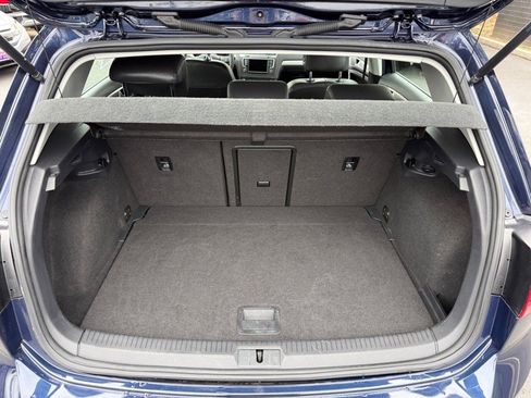 Used 2016 Volkswagen e-Golf SE image 5