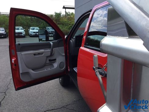 Used 2013 Chevrolet Silverado 3500 W/T w/ Snow Plow Prep Package image 23