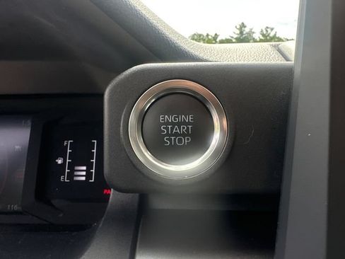 Used 2025 Toyota 4Runner SR5 AWD/4WD image 30