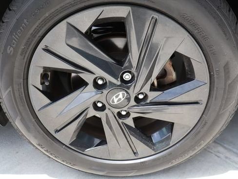 Used 2022 Hyundai Elantra SEL w/ Convenience Package FWD image 43